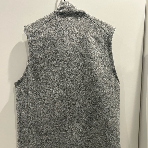 Patagonia Men's Heather Gray Better Sweater Fleece Vest - Picture 4 of 10